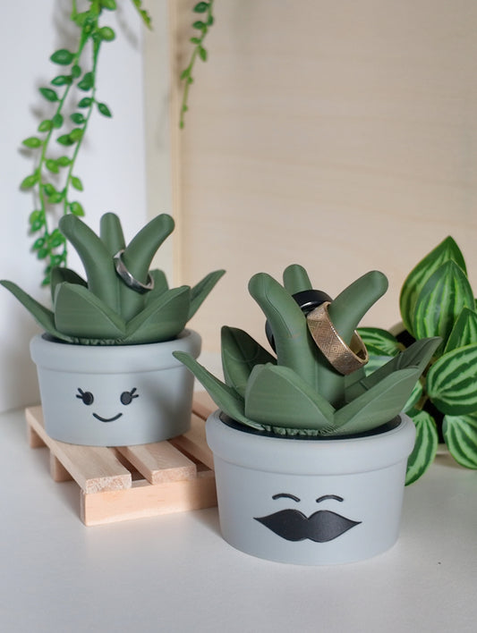 The Frond - Ring Holder