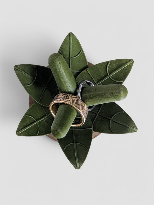 The Frond - Ring Holder